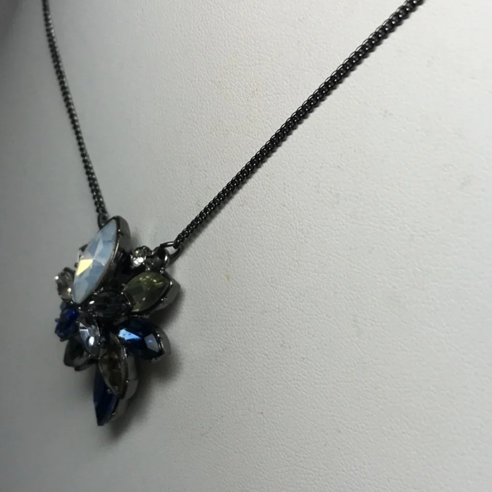 Loft pendant necklace/ blue and opalescent NWT - Picture 4 of 9